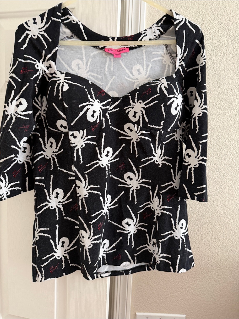 Betsey Johnson Black & White Spider Graphic Sweetheart Top, size XXL,chest = 44”